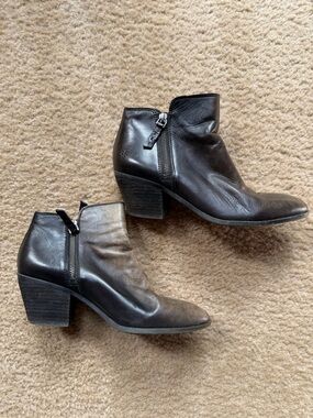Frye Judith Double Zip Booties With patina Size 8.5
